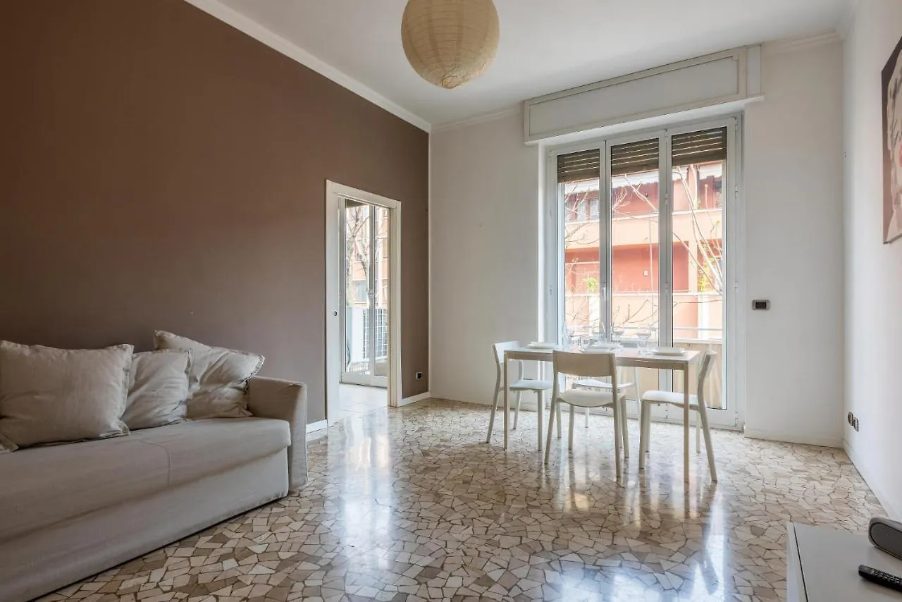 Apartment Spacious And Elegant House In Brera By Easylife Milan