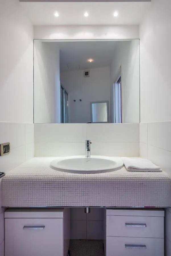 Apartment Spacious And Elegant House In Brera By Easylife Milan Italy